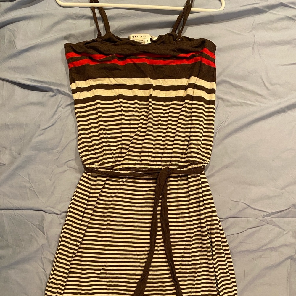 Max Studio summer shift, size small